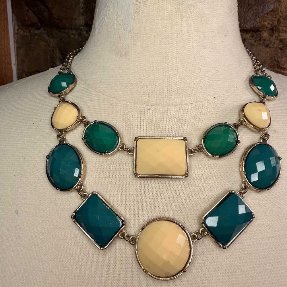 Elegant Green and Cream Statement Necklace